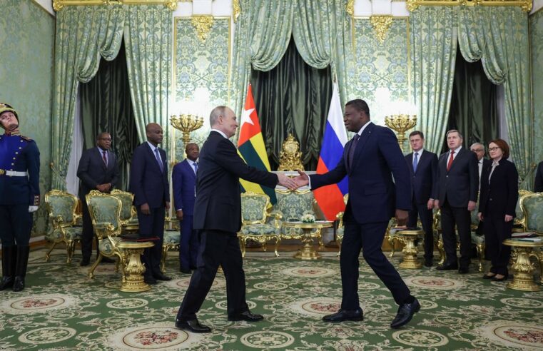 Le Togo renforce sa sécurité : des partenariats stratégiques avec la Russie et Africa Corps pour contrer le jihadisme