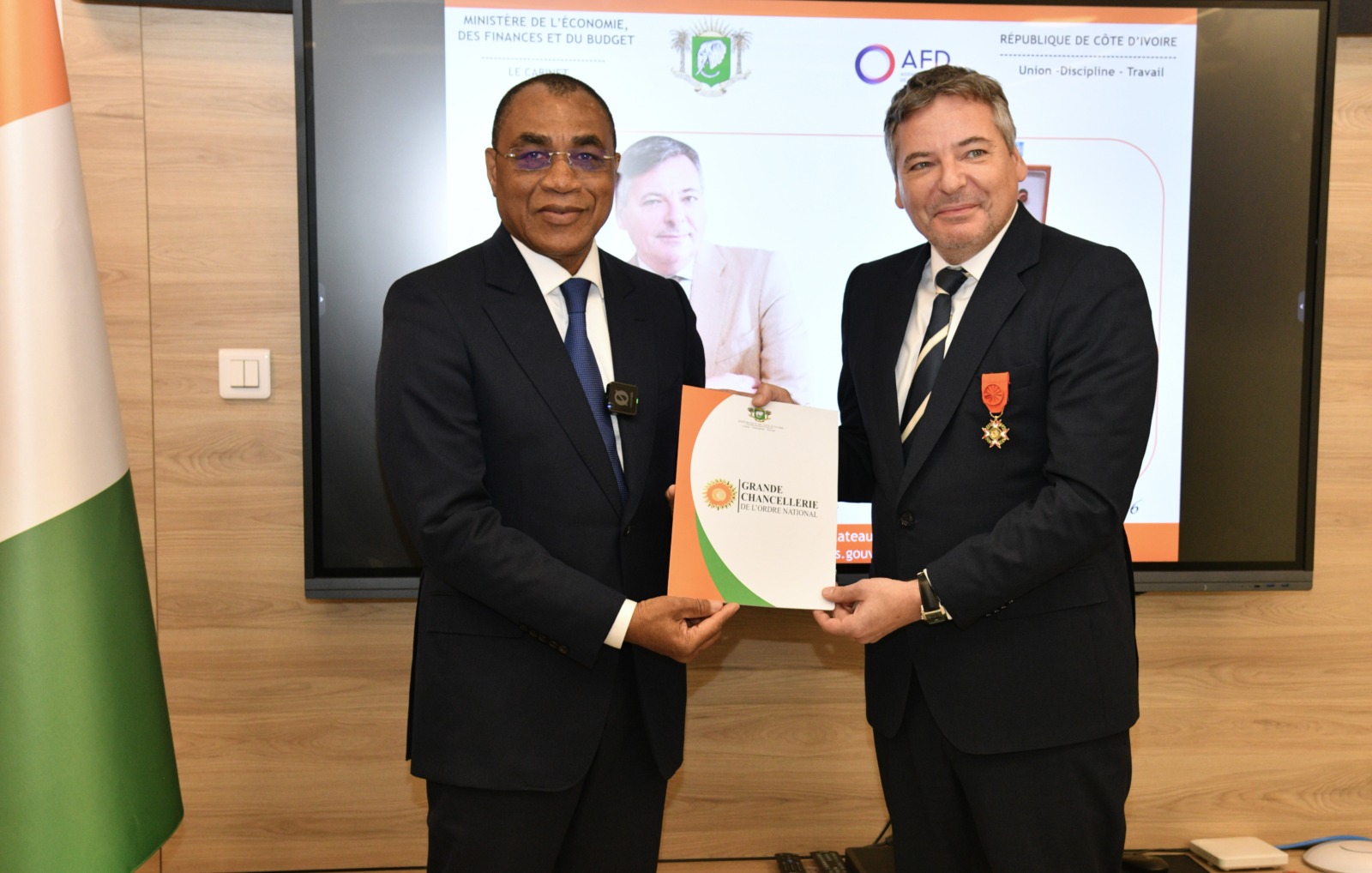 Côte d&rsquo;Ivoire : Adrien Haye honoré pour son engagement au développement du pays