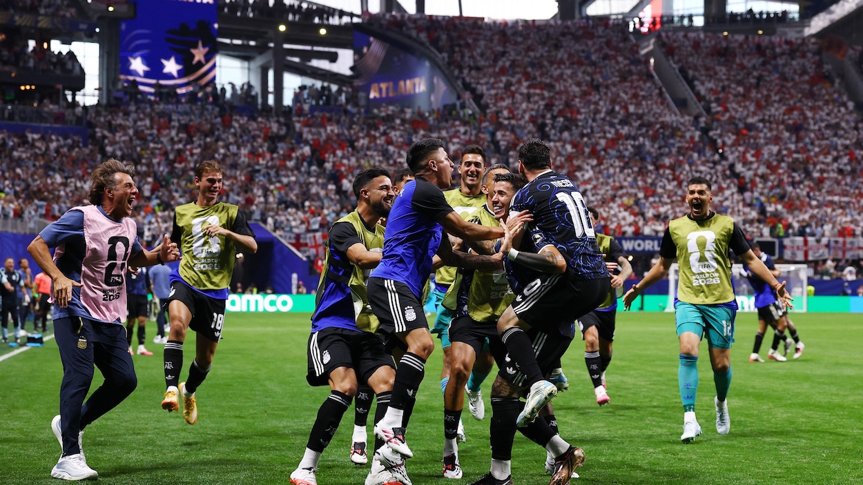 L&rsquo;Argentine arrache sa place en finale du Mondial après un match épique contre l&rsquo;Angleterre