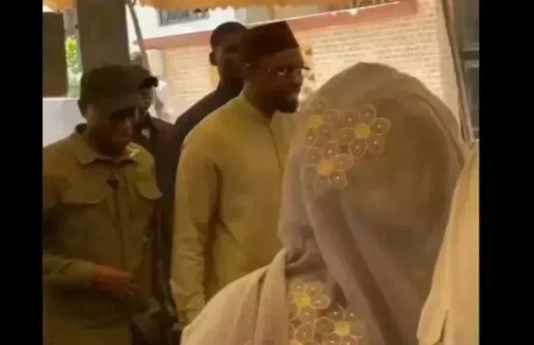 Ousmane Sonko rend hommage à la famille Sané après le décès de sa mère