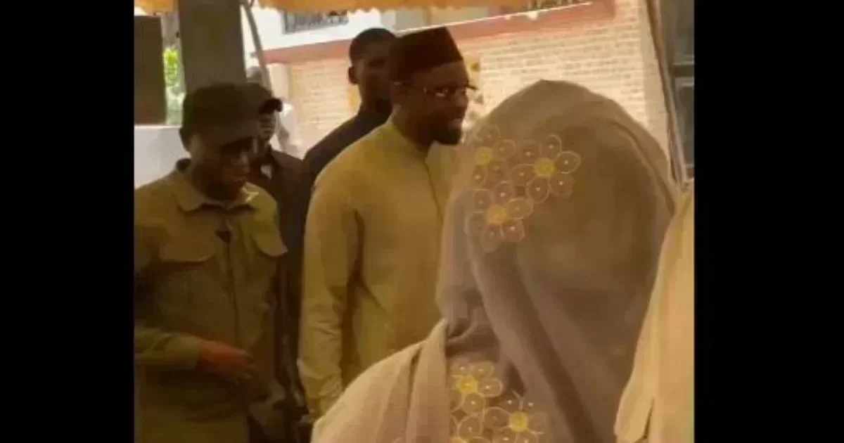 Ousmane Sonko rend hommage à la famille Sané après le décès de sa mère