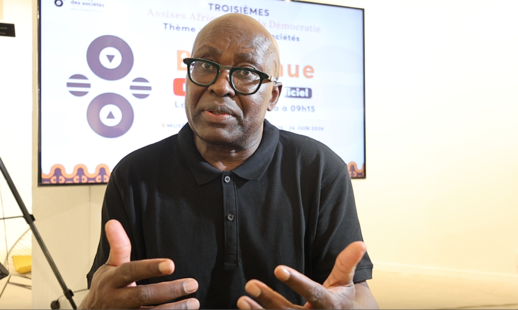 Philosophie africaine : achille mbembe décrypte les illusions démocratiques du continent