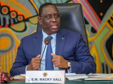 Un échange crucial à Dakar : Macky Sall et Bassirou Diomaye Faye se rencontrent