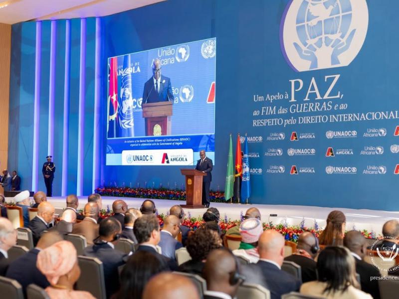 Félix Tshisekedi lance un appel solennel pour une paix effective en RDC à Luanda
