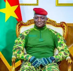Ibrahim Traoré et le Burkina Faso : quand l&rsquo;isolement fragilise le pouvoir