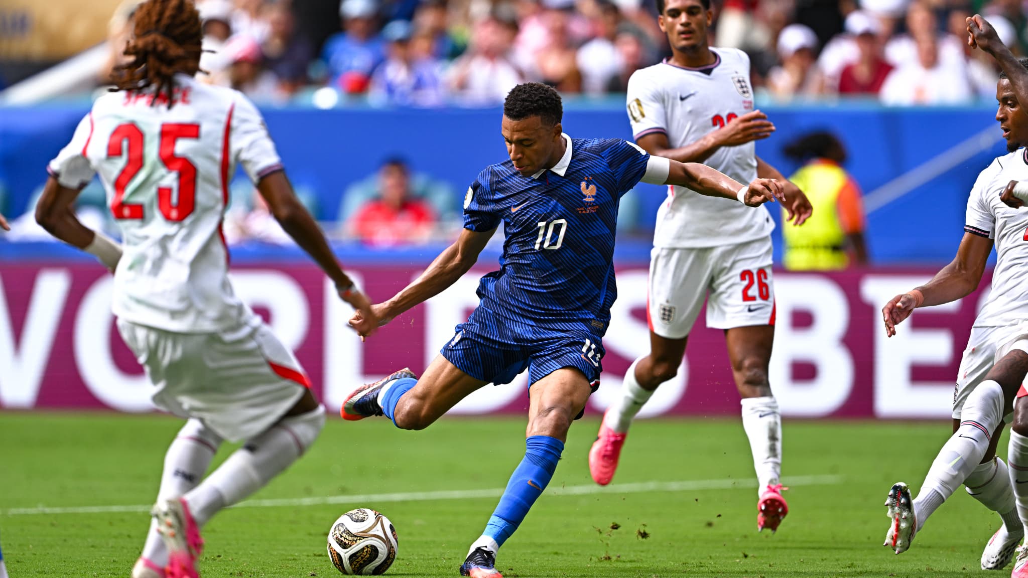 France angleterre : une petite finale folle sous le feu des projecteurs