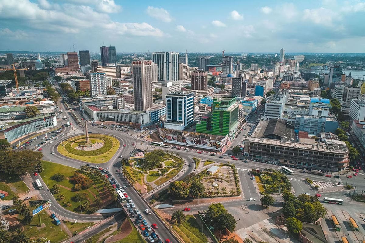 Abidjan, laboratoire de la ville africaine de demain : une métamorphose urbaine ambitieuse