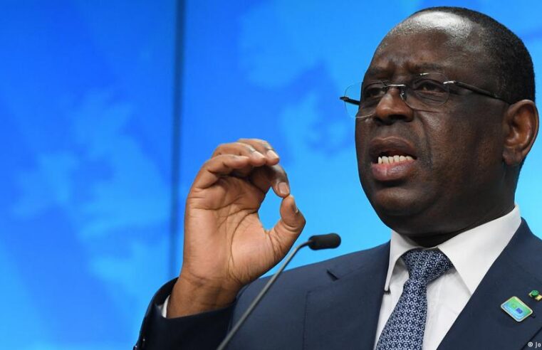 Visite de Macky Sall au Sénégal : une polémique qui divise la société