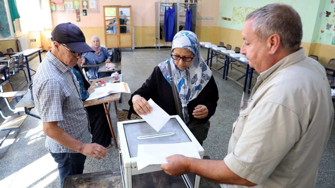 Participation en forte baisse aux législatives en Algérie
