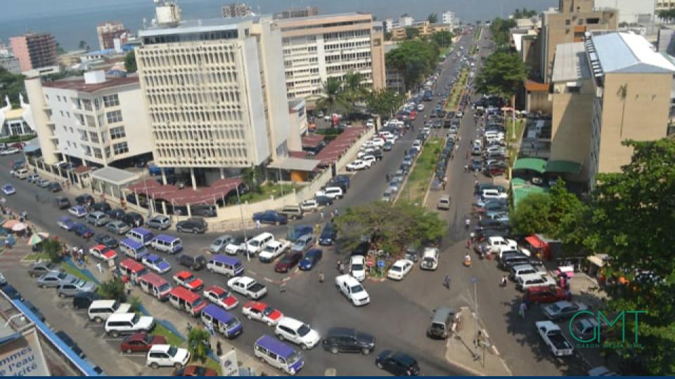 Gabon : la LFR 2026 mise sur la fiscalité pour booster l&rsquo;industrie locale