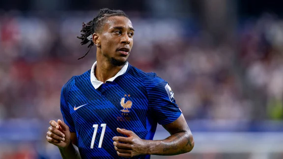 Michael Olise en action avec le Bayern Munich