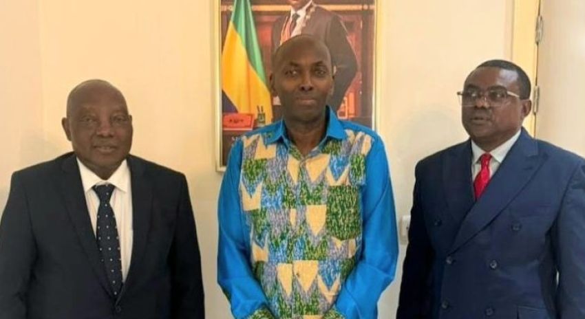 Délégation du GABAC à Libreville autour d'Augustin Emane