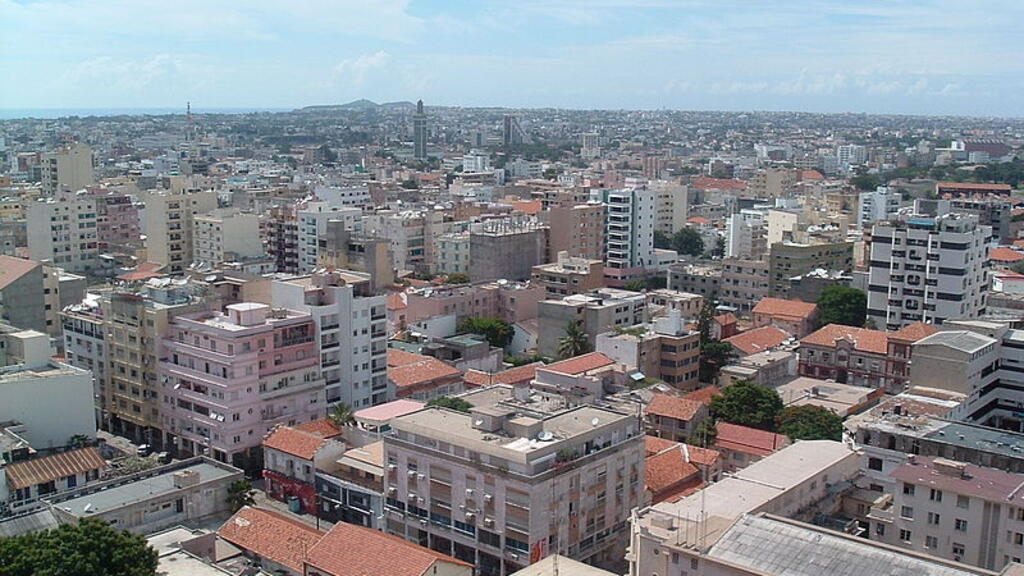 Vue du quartier du Plateau, cœur économique de Dakar au Sénégal, avec ses bâtiments modernes et son dynamisme urbain.