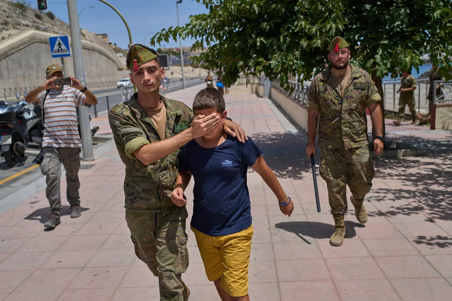 Retour des mineurs marocains depuis Ceuta : ce que dit la loi et les obstacles persistants