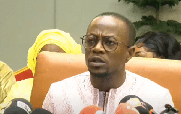 Assemblée nationale : abdou mbow alerte sur un pays en péril face à sonna sonko