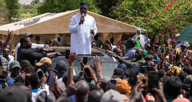 Sonko dénonce le décret électoral et les limogeages politiques au Sénégal