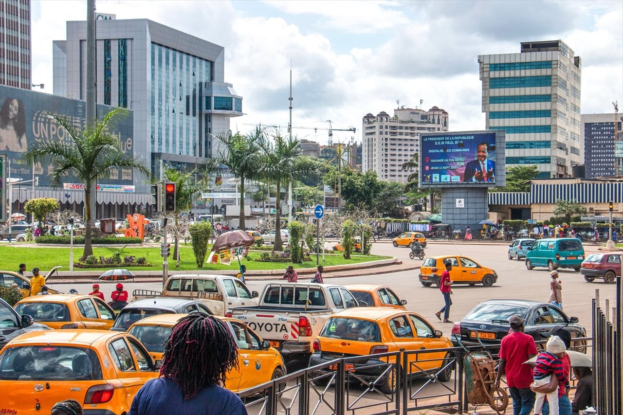 Le Cameroun face aux marchés internationaux : l&rsquo;ombre de l&rsquo;absence présidentielle