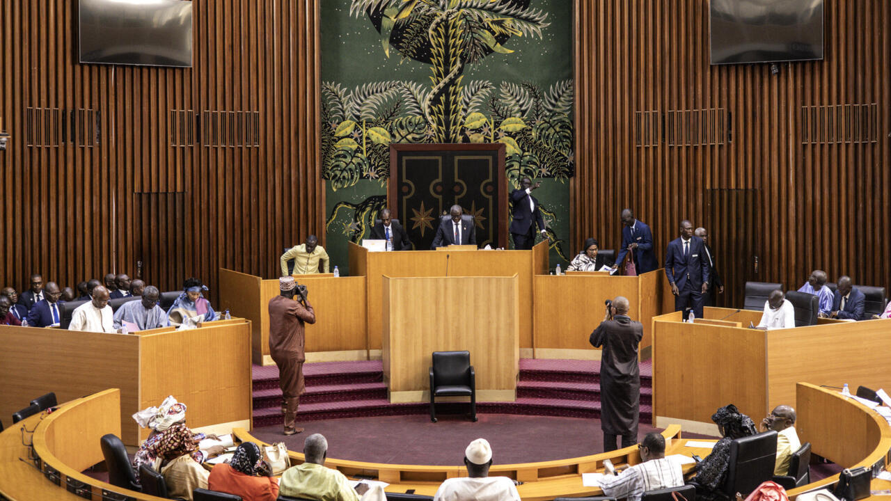 Le Sénégal sous tension : report des élections locales en débat
