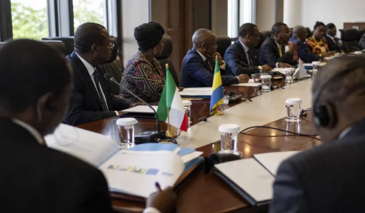 Libreville revoit les bourses d’études pour les pays européens : une stratégie au service du Gabon