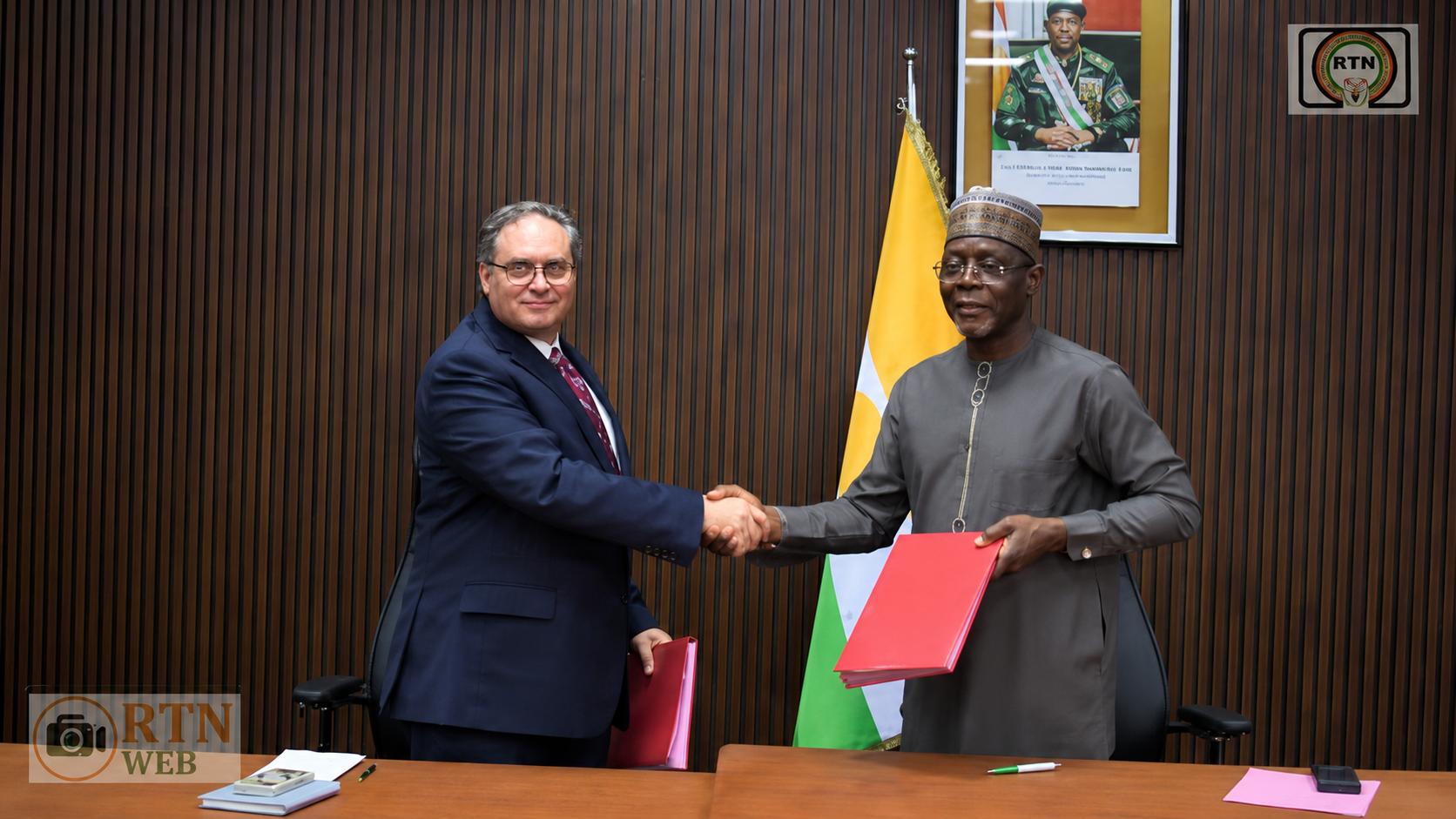Le Niger mise 1,9 milliard de dollars sur un partenaire à la fiabilité douteuse