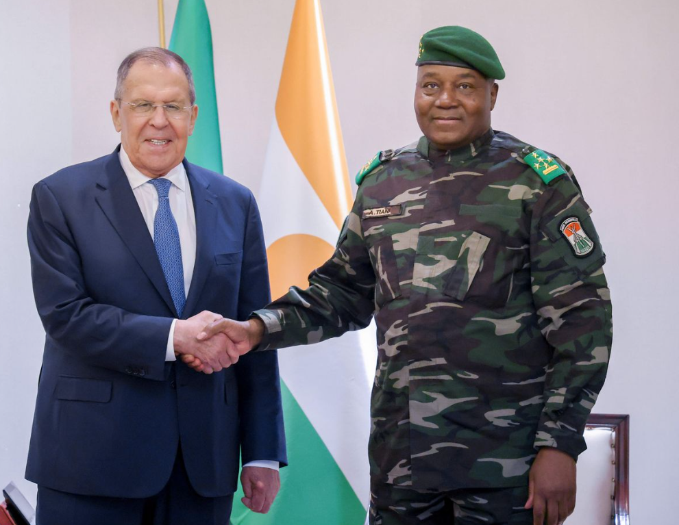 Niger : à Niamey, des sachets d&rsquo;eau détruits pour dire non aux forces russes