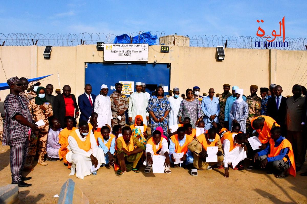 Dessous d&rsquo;une grâce : comment 150 détenus de Klessoum ont quitté les murs de la prison